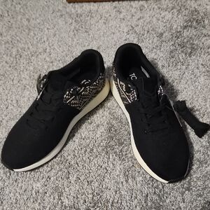 Toms Black and Cream Sneakers